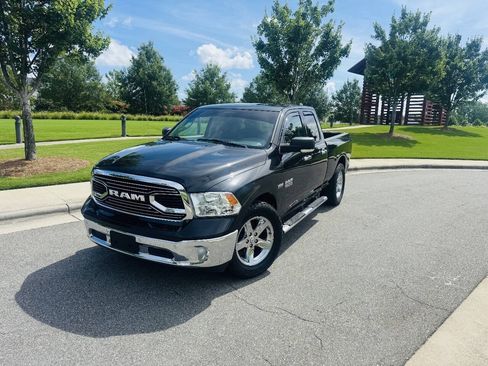 Used 2017 RAM 1500 Big Horn RWD image 2