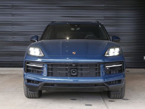 Certified 2025 Porsche Cayenne E-Hybrid image 10