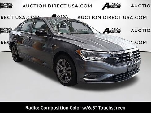 Used 2021 Volkswagen Jetta R-Line w/ R-Line Cold Weather Package FWD image 2