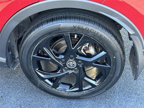 Used 2021 Toyota C-HR LE image 13