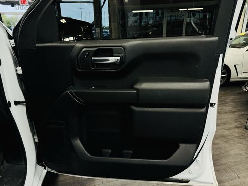 Used 2023 Chevrolet Silverado 1500 Custom Trail Boss AWD/4WD image 40