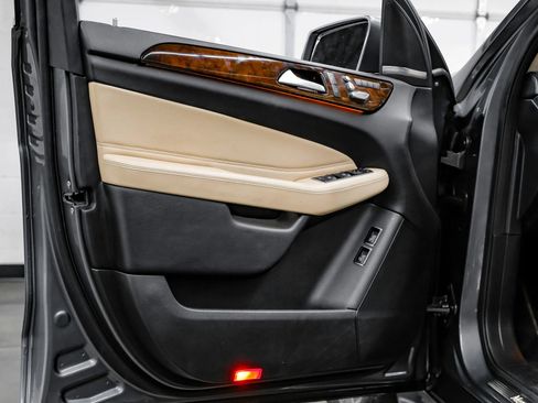 Used 2018 Mercedes-Benz GLS 450 4MATIC w/ Premium Package image 55