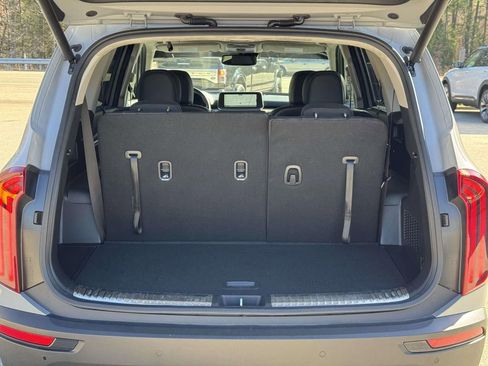Used 2022 Kia Telluride SX w/ SX Prestige Package image 16