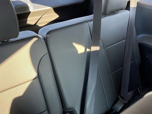 Used 2023 Chevrolet Traverse Premier w/ LPO, Floor Liner Package image 28