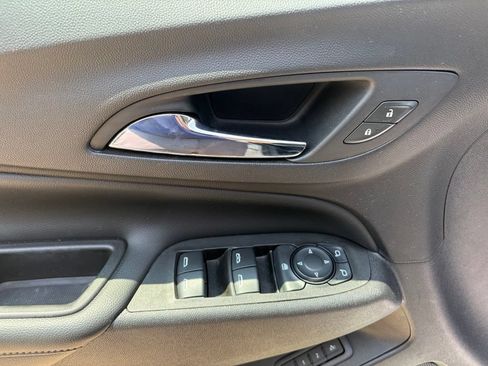 Used 2020 Chevrolet Equinox Premier FWD image 14