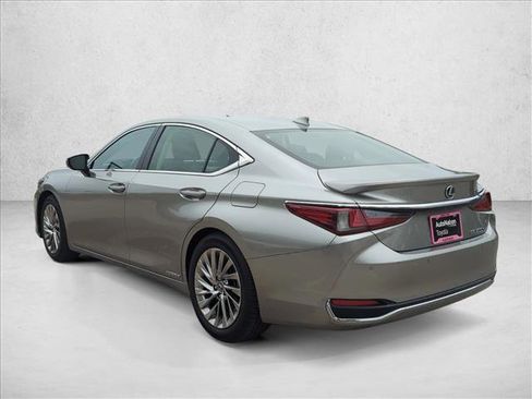 Used 2019 Lexus ES 300h w/ Accessory Package 2 FWD image 7