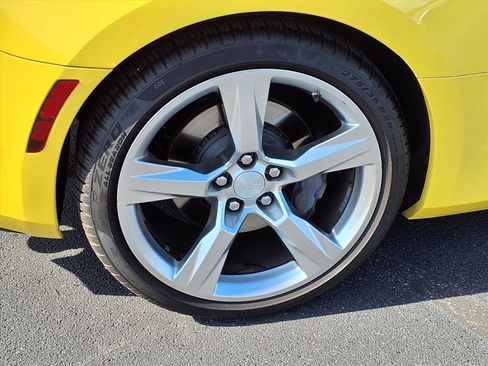 Used 2018 Chevrolet Camaro SS RWD image 20