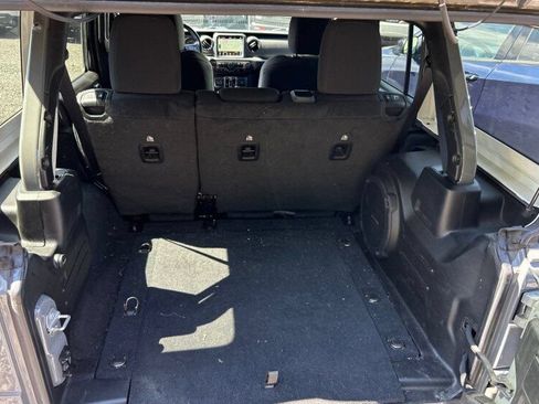 Used 2022 Jeep Wrangler Unlimited Sport w/ Sun And Sound Package AWD/4WD image 10