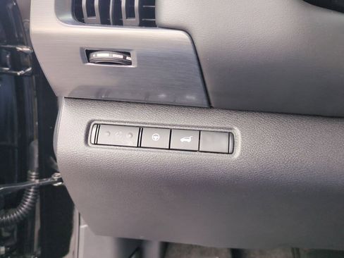 New 2026 Nissan Pathfinder SL w/ SL Premium Package FWD image 18