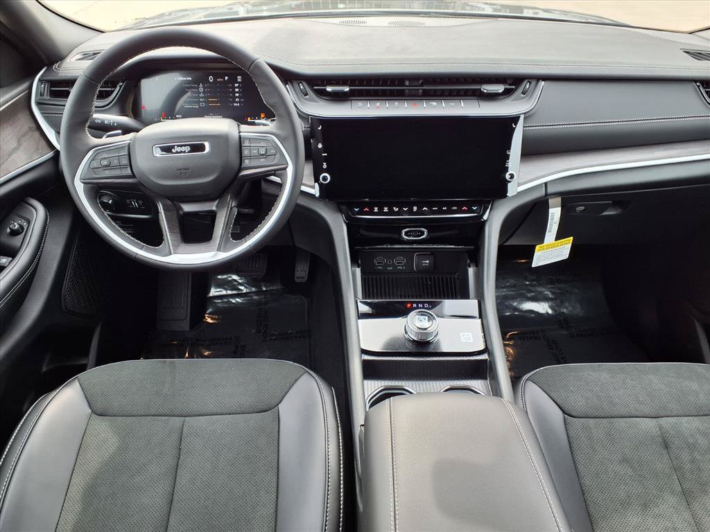 New 2026 Jeep Grand Cherokee Altitude RWD image 6