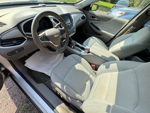 Used 2016 Chevrolet Malibu LT FWD image 9