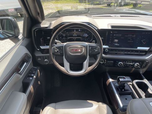 Used 2022 GMC Sierra 1500 SLT w/ SLT Premium Plus Package AWD/4WD image 2