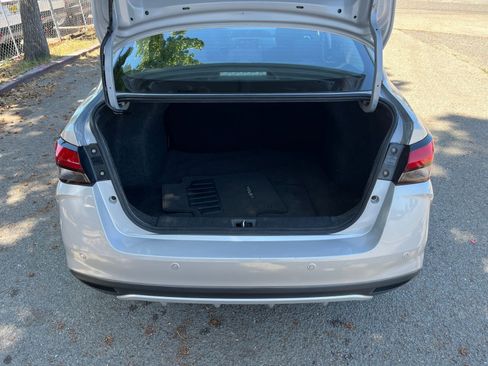 Used 2025 Nissan Versa SV FWD image 29