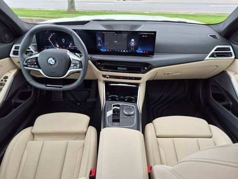 Used 2025 BMW 330i Sedan w/ Premium Package RWD image 21