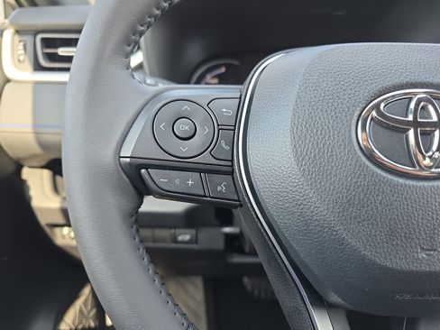 Used 2025 Toyota RAV4 XSE image 17