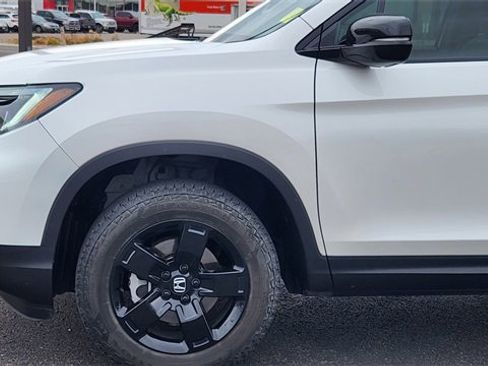 Used 2024 Honda Ridgeline Black Edition image 12