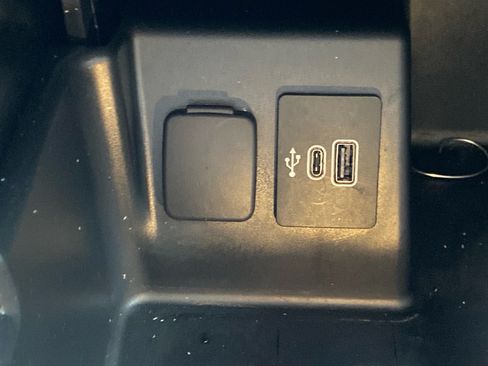 Used 2025 Ford Explorer Active w/ Active Comfort Package AWD/4WD image 14