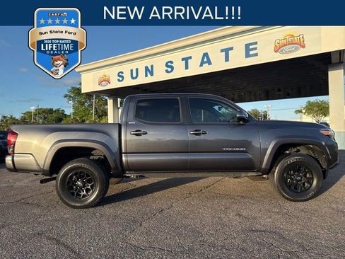 Used 2022 Toyota Tacoma SR5 w/ Technology Package image 1