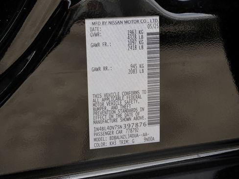 Used 2025 Nissan Altima 2.5 SV FWD image 24