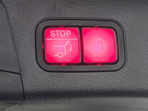 Used 2025 Mercedes-Benz GLA 250 4MATIC image 22