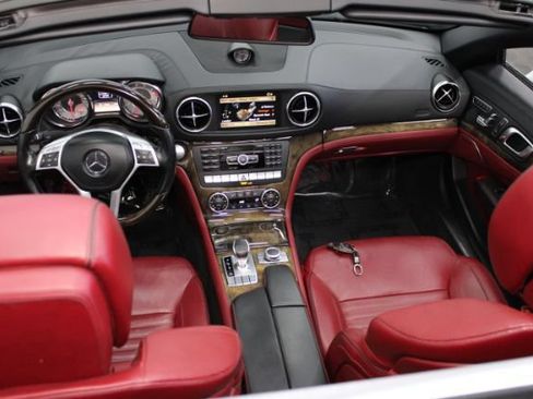 Used 2013 Mercedes-Benz SL 550 image 2