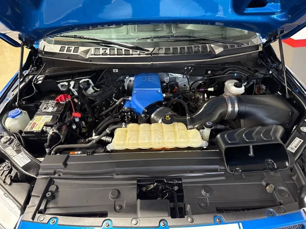 Used 2019 Ford F150 Lariat w/ Equipment Group 502A Luxury AWD/4WD image 9