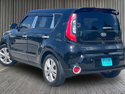 Used 2014 Kia Soul ! w/ Sun & Sound Package FWD image 3