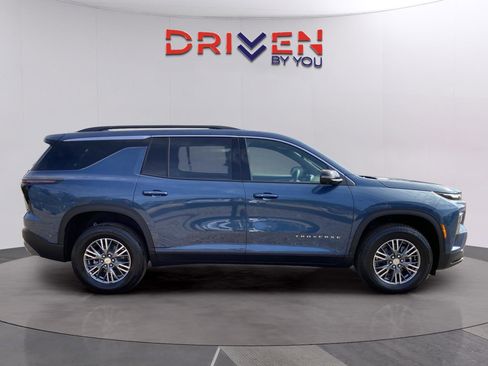 New 2026 Chevrolet Traverse LT image 6