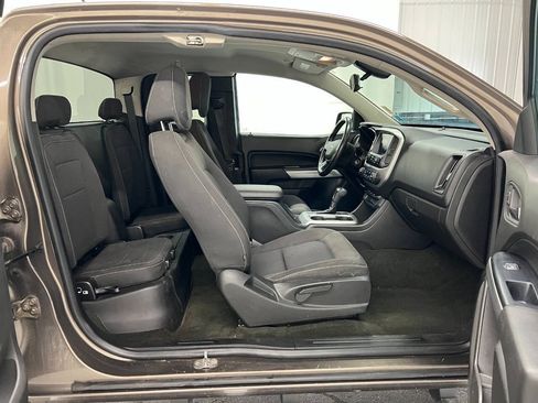 Used 2015 Chevrolet Colorado LT AWD/4WD image 10