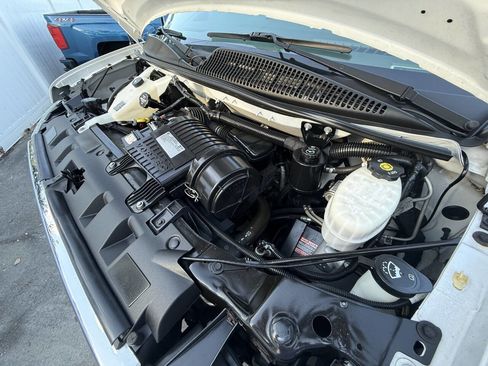 Used 2018 GMC Savana 2500 w/ Driver Convenience Package image 14