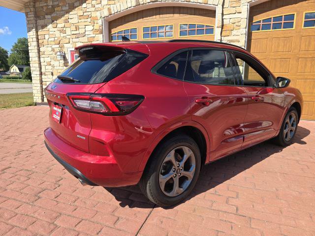 Used 2024 Ford Escape ST-Line w/ Tech Pack #1 AWD/4WD image 3