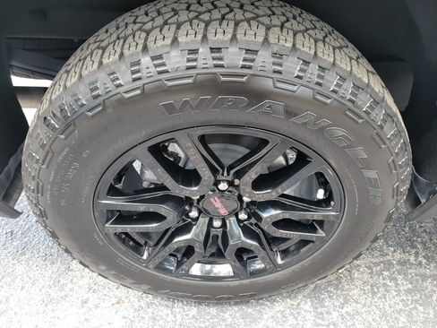 Certified 2025 GMC Sierra 1500 Elevation w/ Elevation Premium Package AWD/4WD image 49