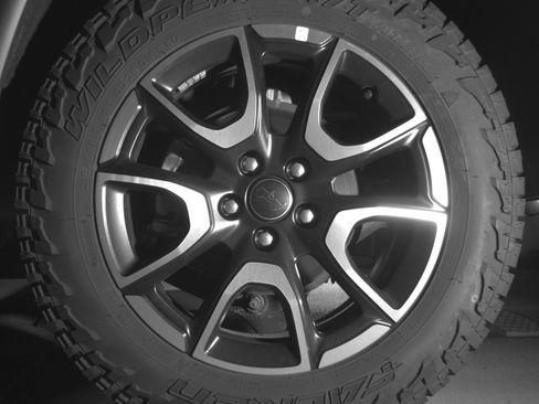 Used 2025 Jeep Compass Trailhawk image 14