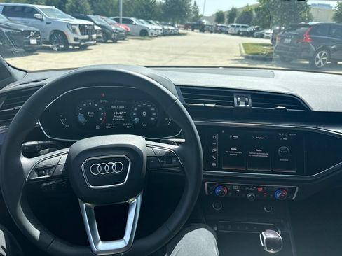 Used 2025 Audi Q3 2.0T Premium w/ Convenience Package AWD/4WD image 19