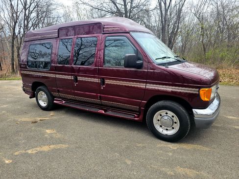 Used 2004 Ford E-250 and Econoline 250 image 3