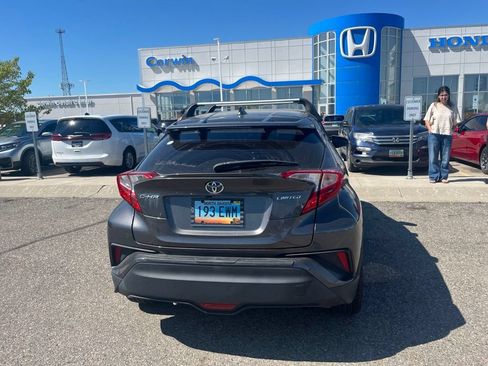 Used 2021 Toyota C-HR Limited FWD image 5