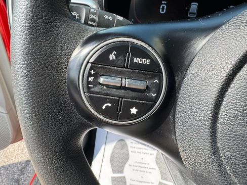 Used 2024 Kia Soul LX image 16