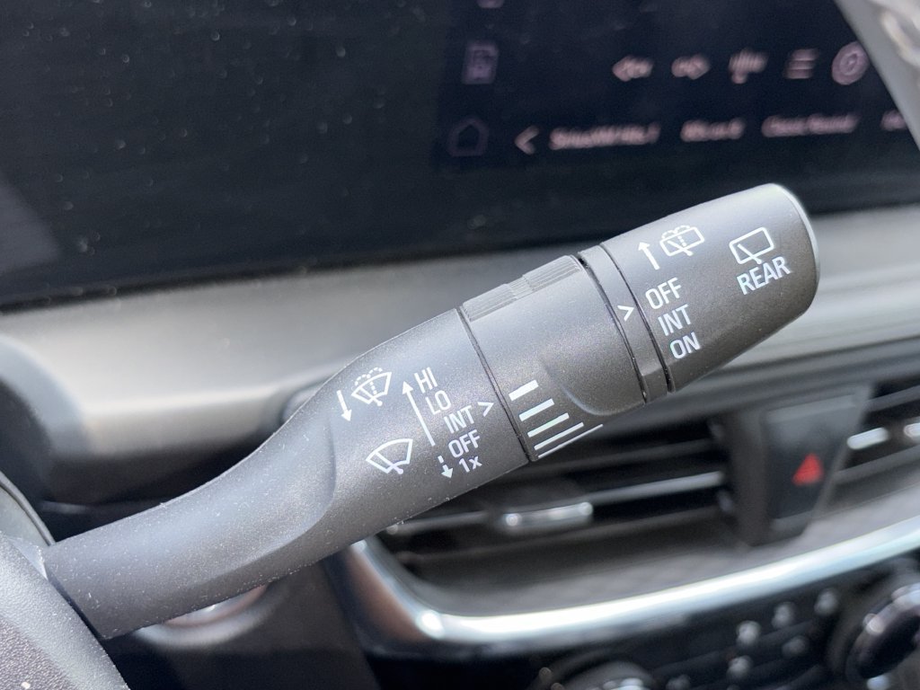 Used 2024 Buick Encore GX Sport Touring FWD image 12