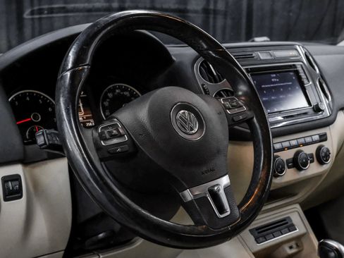 Used 2017 Volkswagen Tiguan S FWD image 17
