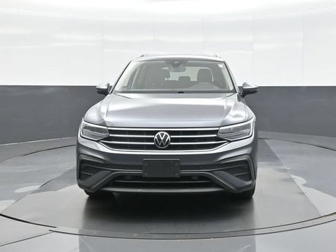 Used 2023 Volkswagen Tiguan SE AWD/4WD image 2