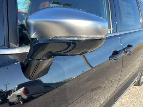 New 2026 Chrysler Pacifica Pinnacle image 22