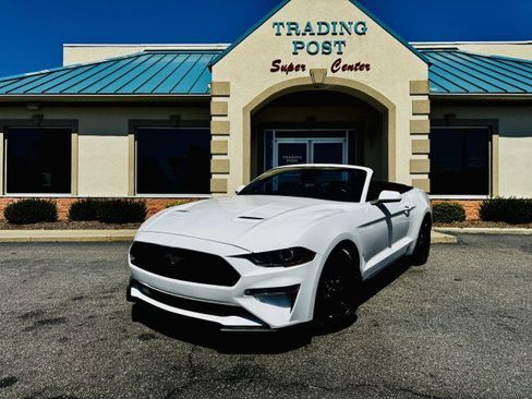 Used 2018 Ford Mustang Convertible w/ Equipment Group 101A image 17