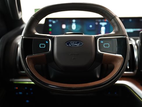 Used 2025 Ford Expedition King Ranch AWD/4WD image 19