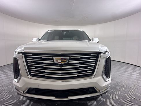 Used 2025 Cadillac Escalade Premium Luxury Platinum AWD/4WD image 6