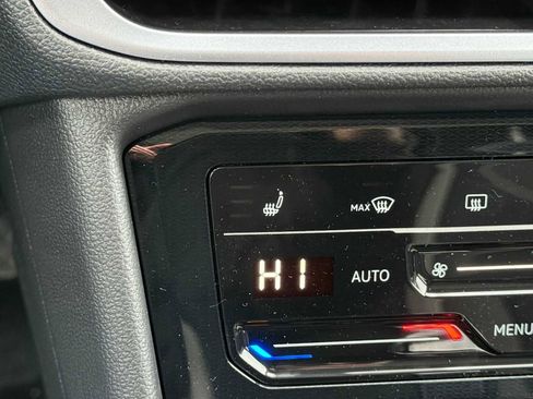 New 2026 Volkswagen Taos SE AWD/4WD image 18