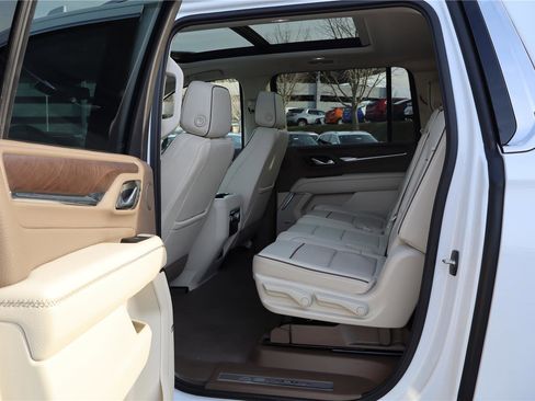 Used 2023 GMC Yukon XL Denali image 22