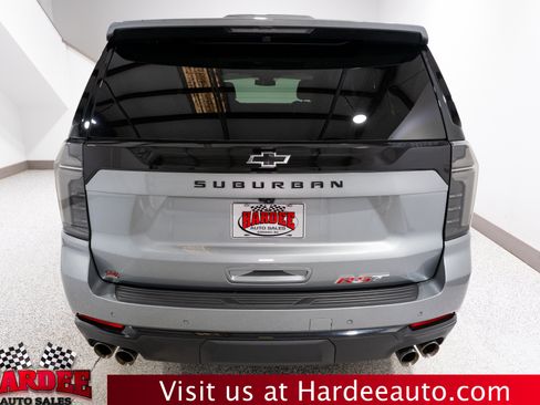 Used 2025 Chevrolet Suburban RST w/ Comfort Package AWD/4WD image 4