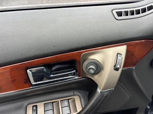 Used 2013 Lincoln MKX FWD image 12