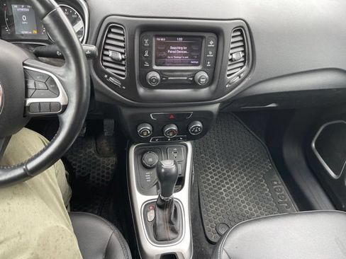 Used 2018 Jeep Compass Latitude w/ Cold Weather Group AWD/4WD image 22