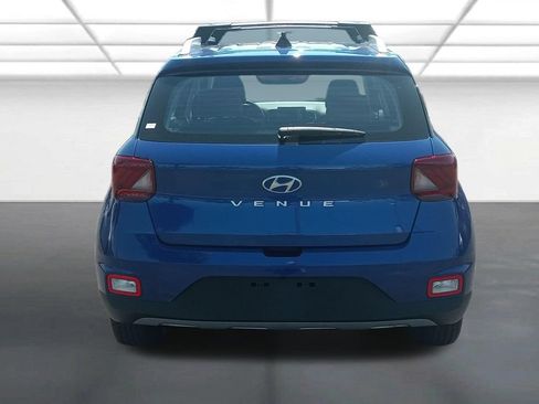 Used 2022 Hyundai Venue Limited FWD image 5